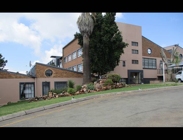 1 BEDROOM APARTMENT FOR SALE IN HELDERKRUIN